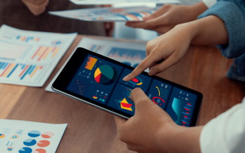 Business Travel Dashboard Reporting 800x500